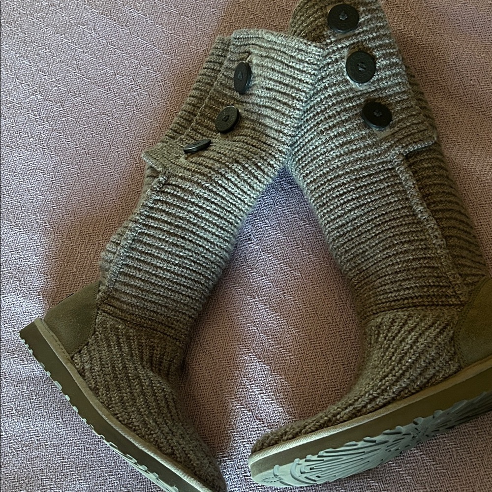 UGG grey Knit Button Boots EUC